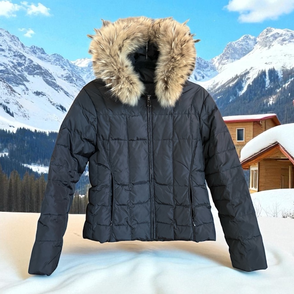 Marc New York Women’s Puffer Down Jacket w
Fur Trim Hood
Size M